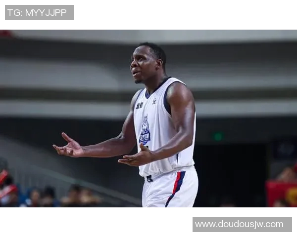 哈德森的传奇旅程探索他在篮球历史中的辉煌成就与影响力